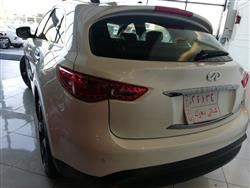Infiniti QX70